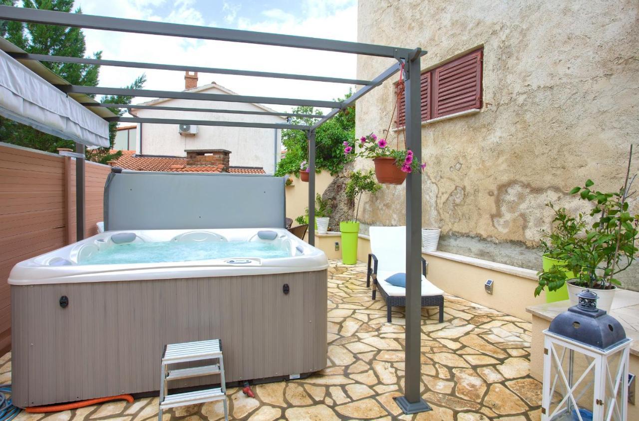 Malinska -Krk Apartamento Exterior foto